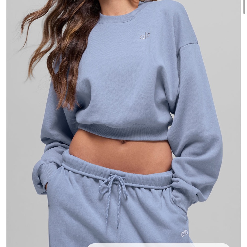 ALO Yoga Women's Light Blue set on preorder!!! Sweatshirt size M sweatpants XXSM